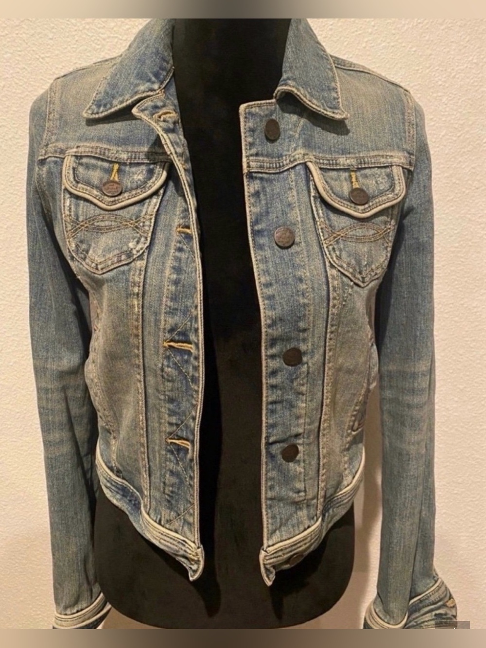 Women’s Abercrombie & Fitch Classic Light Wash Denim Jacket (Size S)